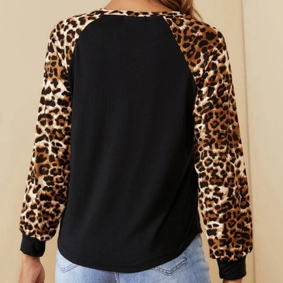 Leopard print sleeve blouse - Picture 2 of 6